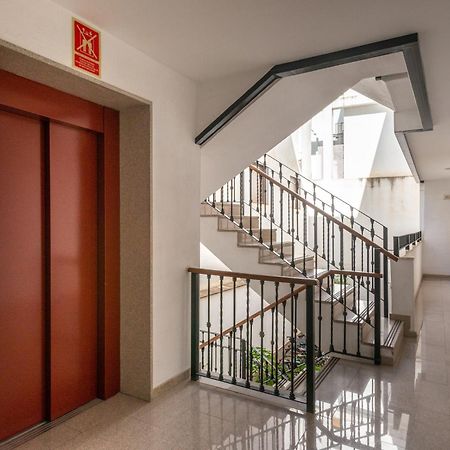First Floor Near Macarena Church Sevilla Bagian luar foto