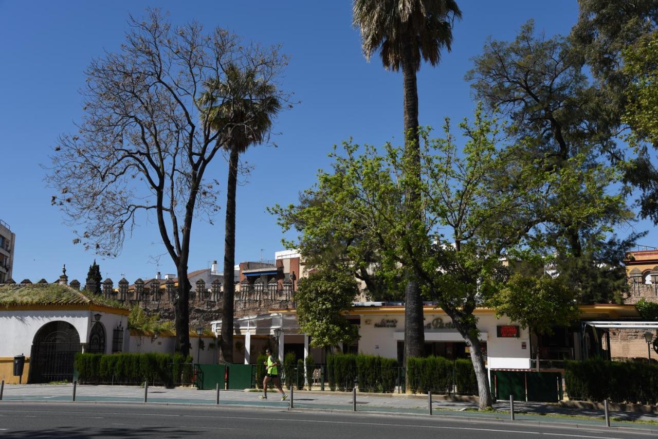 First Floor Near Macarena Church Sevilla Bagian luar foto