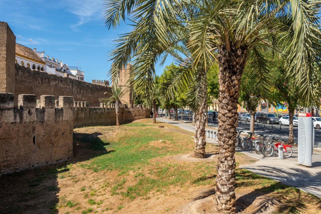 First Floor Near Macarena Church Sevilla Bagian luar foto