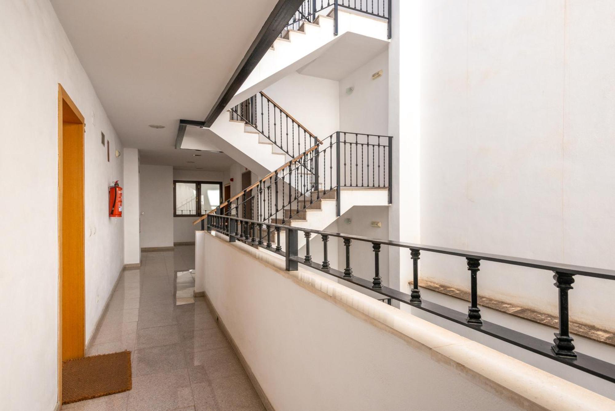 First Floor Near Macarena Church Sevilla Bagian luar foto